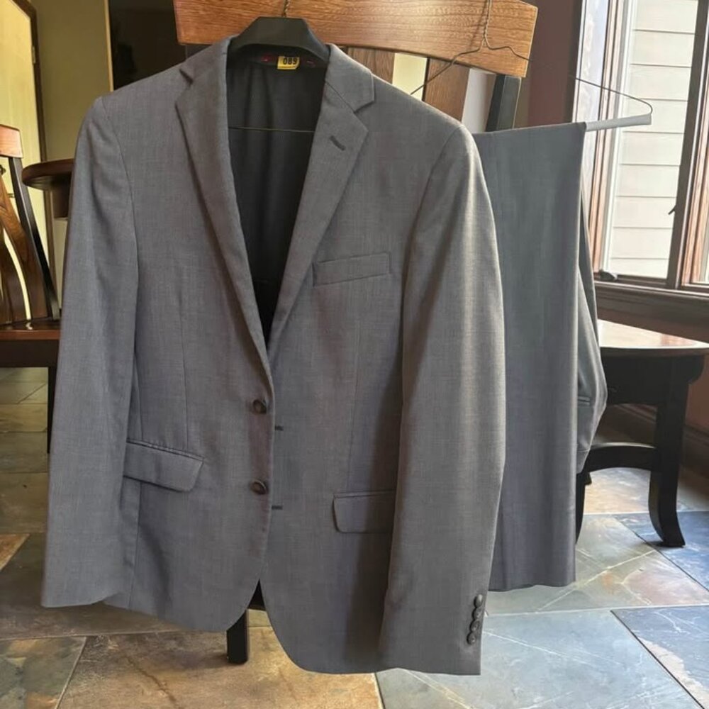 Kenneth Cole Awearness suit